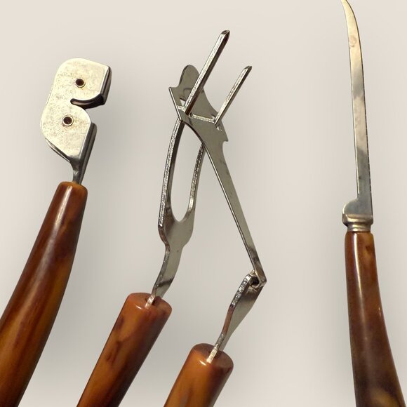 Vintage Brown Bakelite Utensil Set 1950s Tongs Knife Sharpener Fork - Picture 9 of 13